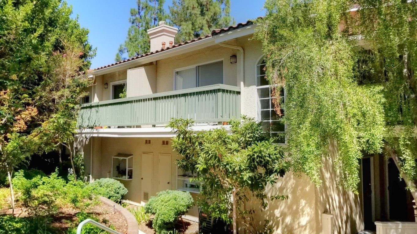 Shadow Oaks Town Homes, Oak Park CA ($400k-$500k)